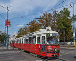 Zum Tramwaytag am 03.09.2022 wurden auch die Triebwagen des Typs E1 verabschiedet. E1 4862 war mit c4 1359 zwischen Brigittenau und dem Ring unterwegs und hat gerade die Haltestelle Parlament verlassen.