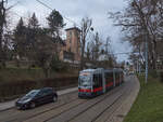 Die Hohe Warte ist nicht nur Standort von Geosphere Austria, nach deren Station der Hügel benannt wurde, sondern auch ein bedeutendes Villenviertel. Am 27.2.2023 passierte Wagen 43 auf Linie 37 die Villa Kratzer, welche nicht nur ein bedeutendes Bauwerk ist, sondern auch zahlreiche Kunstschätze beherbergte. Villa und Kunstgegenstände standen wenige Monate später vollständig zum Verkauf. 