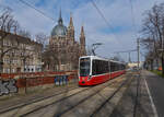 Am 01.03.2023 war D 309 der Wiener Linien auf der Linie 18 von der Burggasse zur Schlachthausgasse unterwegs. Zwischen den Stationen Westbahnhof und Gumpendorfer Strae fuhr er parallel zur Stadtbahn an der Kirche Maria-vom-Siege vorbei.