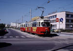 Wien Wiener Stadtwerke-Verkehrsbetriebe (WVB) SL 25 (E1 4491 (Lohnerwerke 1969)) XXI, Floridsdorf, Leopoldau, Kürschnergasse im juli 1977.