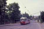 Wien Wiener Stadtwerke-Verkehrsbetriebe (WVB) SL 60/62 (E1 4518 (Lohnerwerke 1973)) XIII, Hietzing, Lainz / Speising, Hofwiesengasse am 17. Juli 1974. - Scan eines Diapositivs.