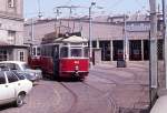 Wien Wiener Stadtwerke-Verkehrsbetriebe (WVB) SL H2 (L4 502 (SGP 1960) + l3 1705 (Gräf&Stift 1959)) XVII, Hernals, (Straßenbahnbetriebs-)Bahnhof Hernals, Hernalser Hauptstraße / Wattgasse am 17. Juli 1974. - Scan eines Diapositivs. Film: AGFA CT 18. Kamera: Minolta SRT-101.