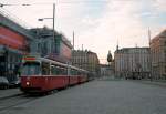 Wien Wiener Linien SL D (E2 4027) Schwarzenbergplatz am 5. August 2010.