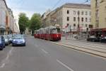 Wien WL SL 67 (E2 4083 + c5 1483) Favoritenstrasse / Gellertgasse am 30. April 2015.