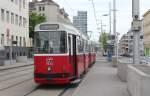 Wien WL SL 71 (c5 1513 + E2 4313) Simmeringer Hauptstrasse / Dürrnbacherstrasse (Hst. Fickeysstrasse) am 1. Mai 2015.