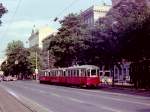 Wien Wiener Verkehrsbetriebe: SL 45 (m3 5233 + m3 523x + M 402x) Kärntner Ring im Juli 1975. - Scan von einem Farbnegativ. Film: Kodacolor II. Kamera: Kodak Retina Automatic II.