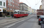 Wien Wiener Linien SL 33 (E1 4833) Brigittenau, Wallensteinstraße (Hst. Klosterneuburger Straße / Wallensteinsteinstraße) am 23. März 2016.