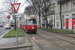 Wien Wiener Linien SL 1 (E2 4012) Innere Stadt, Franz-Josefs-Kai / Biberstraße am 18. Februar 2016.