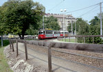 Wien WVB SL 22 (E1 4765) II, Leopoldstadt, Mexikoplatz (Park) / Auffahrt zur Straßenbahnnotbrücke zwischen dem 2.