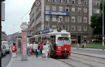 Wien WVB SL 52 (E1 4716) Mariahilfer Straße (Hst. Gürtel / Westbahnhof) im Juli 1982. - Scan von einem Farbnegativ. Film: Kodak Safety Film. Kamera: Minolta SRT-101.