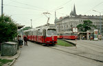 Wien WVB SL 64 (E2 4037 + c5 1437) Mariahilfer Gürtel (Endstation Westbahnhof, Einstiegstelle) im Juli 1982. - Scan von einem Farbnegativ. Film: Kodak Safety Film. Kamera: Minolta SRT-101.