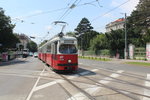 Wien Wiener Linien: Eine Garnitur bestehend aus dem Tw E1 4548 und dem Bw c4 1369 erreicht als SL 49 am 26.