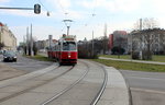 Wien Wiener Linien SL 18 (E2 4051) VI, Mariahilf, Linke Wienzeile / Gumpendorfer Gürtel am 16. Februar 2016.