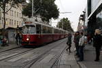 Wien Wiener Linien SL 6 (E2 4318) XI, Simmering, Simmeringer Hauptstraße / Grillgasse (Hst. Enkplatz) am 17. Oktober 2016.