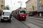 Wien Wiener Linien SL 6 (E1 4524 (Lohnerwerke 1973)) X, Favoriten, Quellenstraße am 17. Oktober 2016.