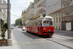 Wien WVB SL 46 (E1 4531 (Bombardier-Rotax 1973)) XVI, Ottakring, Thaliastraße / Maroltingergasse im Juli 1982. - In den Jahren 1856 bis 1869 stand an der heutigen Thaliastraße das Thaliatheater, das nach einer der neun altgriechischen Musen Thaleia (Thalia), der Muse der Komödie, benannt worden war. 1894 bekam die Straße die Bezeichnung Thaliastraße. - Scan von einem Farbnegativ. Film: Kodak Gold 200. Kamera: Minolta XG-1.