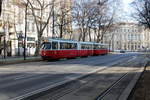 Wien Wiener Linien SL D (E2 4030 + c5 1405) I, Innere Stadt, Kärntner Ring am 19.