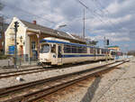 Am 04.04.2022 verlie Tw 117 der Wiener Lokalbahn, zusammen mit einem Triebwagen der Reihe 400 den Lokalbahnhof Guntramsdorf, auf dem Weg von Wien Krntner Ring nach Baden Josefsplatz.