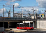 Wien    Wiener Linien Flextiy (Typ D) 304 als Linie 6, Gudrunstraße, 26.09.2019.