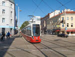 Seit dem 6. April 2021 werden die Flexity vom Typ D der Wiener Linien auch auf der Linie 71 eingesetzt. Am 25.09.2021 war Wagen 312 auf dem Weg von der Börse nach Kaiserebersdorf und befand sich kurz vor der Haltestelle Fickeysstraße.