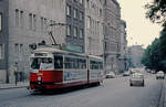 Wien Wiener Stadtwerke-Verkehrsbetriebe / Wiener Linien: Gelenktriebwagen des Typs E1: Der E1 4500 (Lohnerwerke 1971) befindet sich am 21. Juli 1974 als SL D/ (69) in der Prinz-Eugen-Straße. - Neuer Scan eines Diapositivs. Film: Agfa CT18. Kamera: Minolta SRT-101.