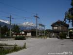 Bahnhof Silz mit der Hohen Munde, die in der Mittagssonne leuchtet. Um Christi Himmelfahrt 2007 kHds