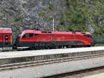 1116 235-3 am samstäglichen Zusatz RailJet 1286/1287 von Feldkirch bis München Hbf und retour. Aufgenommen im Bahnhof Imst-Pitztal am 22.08.2020