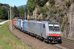 Railpool 186 282-0 & 187 300-9 ziehen einen schweren Schrottzug nach Italien hoch auf den Brennerpass. Aufgenommen bei Gries am Brenner am 25.09.2021