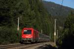 BB 1216 007 bespannt am 16.08.13 den Korridor Zug REX 1870 von Lienz in Osttirol nach Innsbruck und ist hier bei St.Jodok zu sehen.