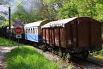 Materialwagen A-KSE 40 81 9408 121-7 (ex Tms) am 01.Mai 2019 als letztes Fahrzeug des, vom Verein Kaltenleutgebner Bahn veranstalteten, SEZ 14727 (Wien Meidling - Waldmühle) beim Strecken-Km.