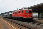 Am 13. und 14.9.2024 fuhr die 1110.505 des Vereins ProBahn Vorarlberg von Bregenz über Wien zum Südbahnfest in Lienz.
Als SEZ16234 steht der Sonderzug von Wien Westbahnhof mit den wunderbar restaurierten  Schlieren -Wagen im Bahnhof Knittelfeld und wartet auf die Weiterfahrt Richtung Lienz.