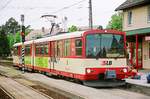 02.05.2003, Österreich, Salzburger Land. Oberndorf ist nicht nur durch die  Stille-Nacht-Kapelle  bekannt. Auch die Lokalbahn hat hier eine Station. Triebwagen ET 42 der SLB
