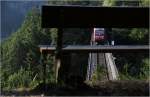Eine, wie zu sehen ist, gemtliche Fotostelle ist diese an der Mittenwaldbahn in Hochzirl gelegene, mit Blick auf den Vorbergviadukt. Impression vom 30. Juni 2012