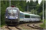 Sternderllok - 1116 126  Licht ins Dunkel  fhrt mit IC 102  Polonia  von Villach nach Warschau. 
Zeltweg 13.8.2012