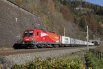 1116 072 mit Güterzug beim Galgenbergtunnel am 31.10.2016.