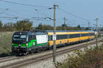 193 762 mit dem regiojet 1033 kurz nach Helmahof, am 22.10.2020.