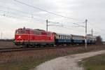 2143 070 auf der Rückfahrt vom Eisenbahnmuseum Strasshof, am 05.03.2016 kurz vor Wien Süßenbrunn.