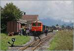 Klein, aber doch keine Modellbahn: Hier zeigt sich die  echte  ex ÖBB 2025.13 der BWB im Bahnhof von Schwarzenberg mit ihrem Vormittagszug bereit zur Rückfahrt nach Bezau.