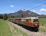 Die Ex 1099.010 nunmehr Növog E10 - Ötscherbär ist seit wenigen Tagen Neulack unterwegs, anbei ein Bild der besagten Lok mit dem Zug R6891 in Mariazell.
Aufnahme 08. Mai 2021