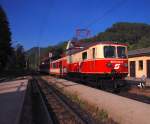 Am 18. Juni 2009 wurde der R 6841 von St.Plten nach Laubenbachmhle von der ziemlich neu lackierten 1099 001-8 bespannt. Dieses Foto entstand im Bahnhof Kirchberg an der Pielach.