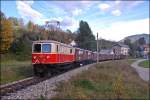 Da der SEV Ober Grafendorf-Kirchberg am 12.10.2012 endet, mussten einige Loks wieder nach Apl berstellt werden. Fr die drei 1099er (002, 013, 007) war der aus 6 Wagen bestehende REX 6810 kein Problem. Hier leider mit Fotowolke in Wienerbruck-Josefsberg. 