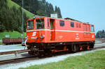 Pinzgauer Lokalbahn zu ÖBB-Zeiten, Diesellok 2095.03 vor einem Wagenschuppen der Lokalbahn wohl nach einem Rangiervorgang (August 1983) 