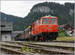 In Bezau steht die ÖBB 2095.13 der BWB mit ihrem Zug für die erste Nachmittagsfahrt bereit.