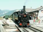 Der Wlderbahnzug aus Schwarzenberg ist soeben wieder in Bezau eingetroffen.Im Vordergrund die Schiebebhne.Bezau 28.07.05