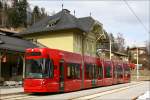 In der Endstation der Stubaitalbahn steht die IVB Tram 353.