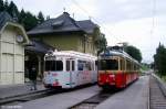 IVB Wagen 81 Stubaitalbahn mit Werbung   Spitz.at   ist gerade in den Bhf.