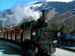 Lok2 verlsst mit dem  mittwchlichen  Winterdampfsonderzug den Bhf.