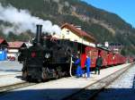 Lok2 wird am Bahnhof Zell/Ziller mit Wasser betankt; 080220  