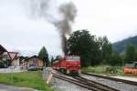 Ganz schn viel Dampf macht Lok 15 bei der Ausfahrt aus Kaltenbach-Stumm.