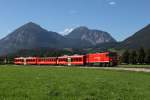 Diesellok D14 der Zillertalbahn mit einem Personenzug am 10.09.2011 bei Strass.